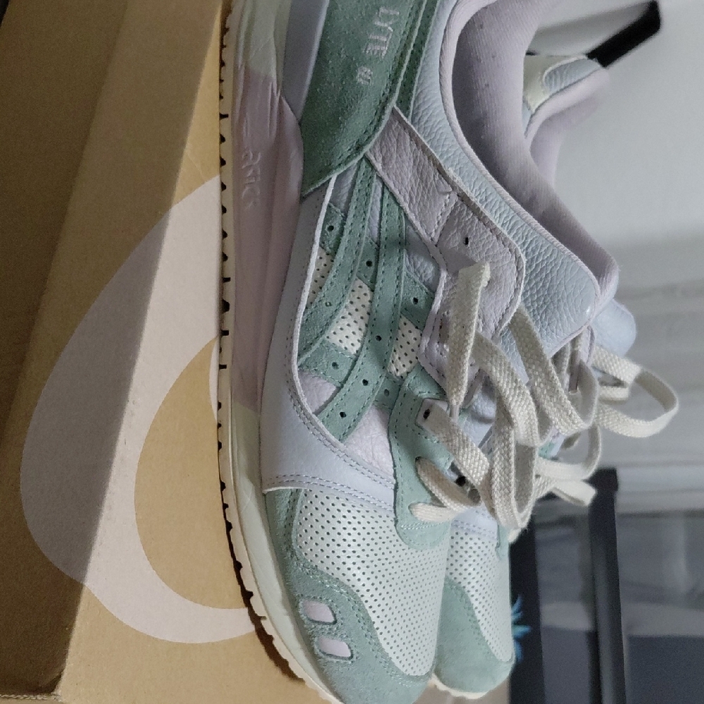 ASICS Gel-Lyte III OG in Light Sage and Slate Grey - Picture 8 of 16